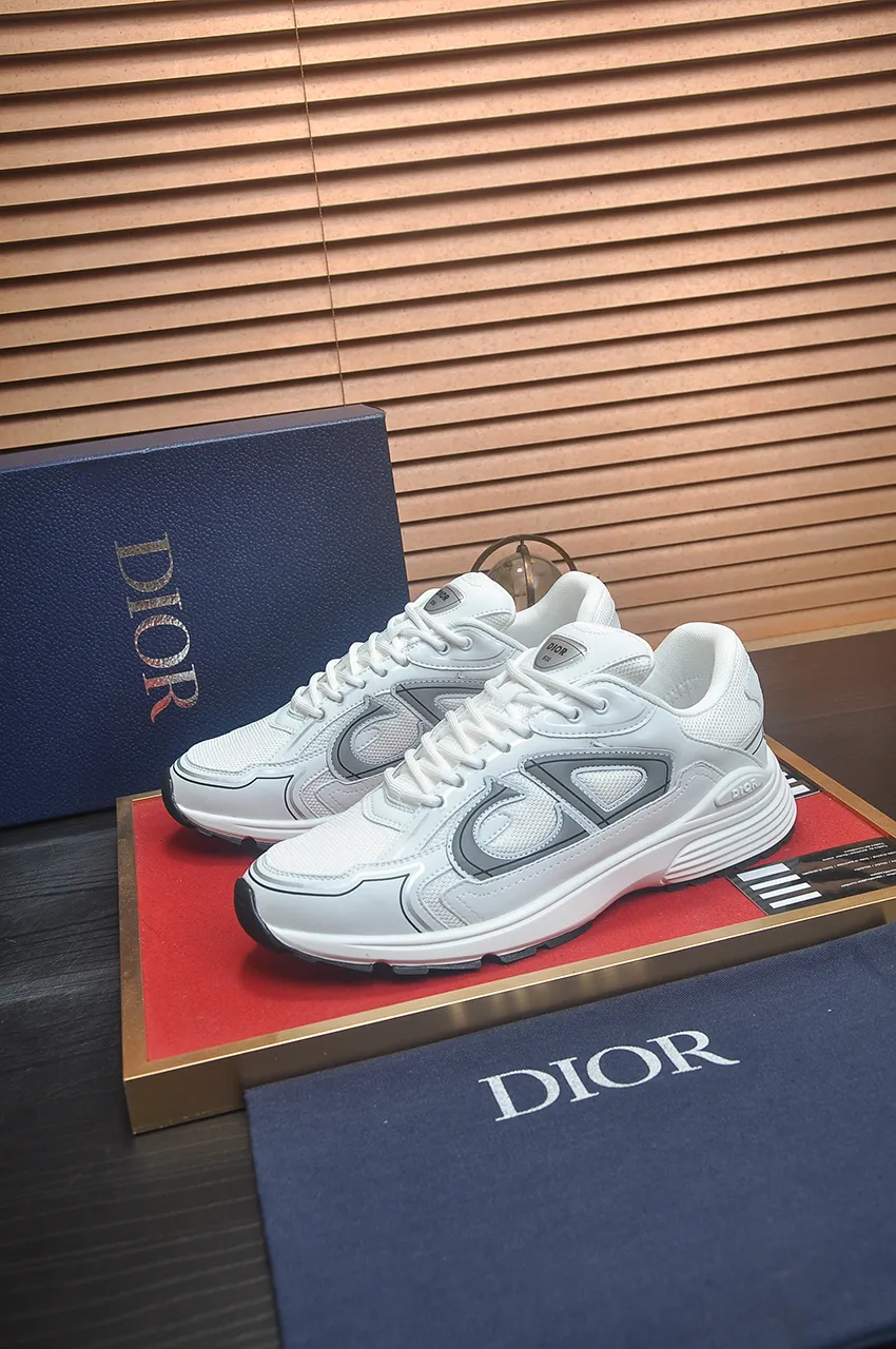 Men's men's shoes 💰: 500💶 (top original order) Brand: Dior (Dior) Standard code: Men's code 38-44 (45 customized) Grade: Same as the official website Material: Top original cowhide spliced ​​together Original wear-resistant and lightweight outsole Style category: Fashionable casual shoes Distinguished luxury brand elements top luxury Color: Actual picture color